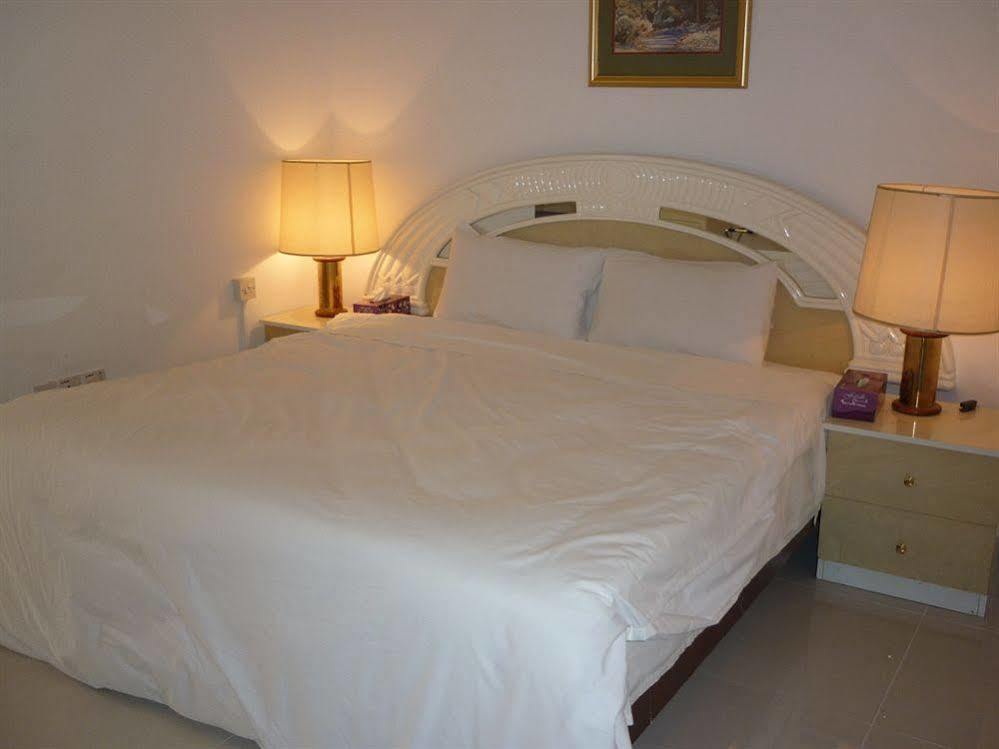 Qurum Beach Hotel Маскат Екстериор снимка
