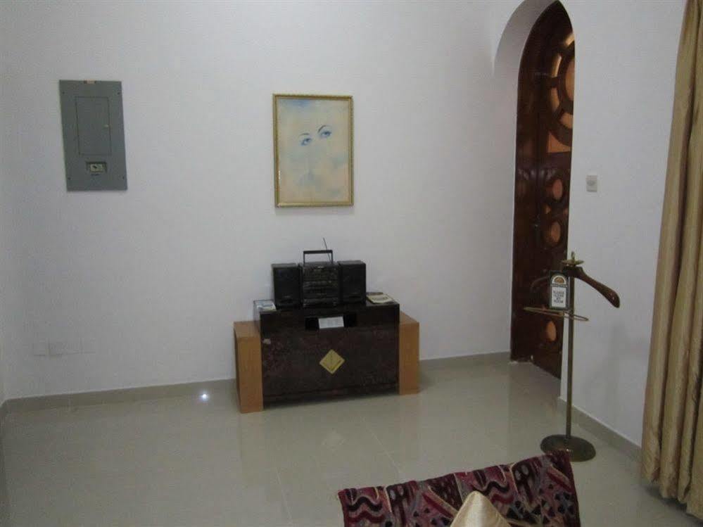 Qurum Beach Hotel Маскат Екстериор снимка