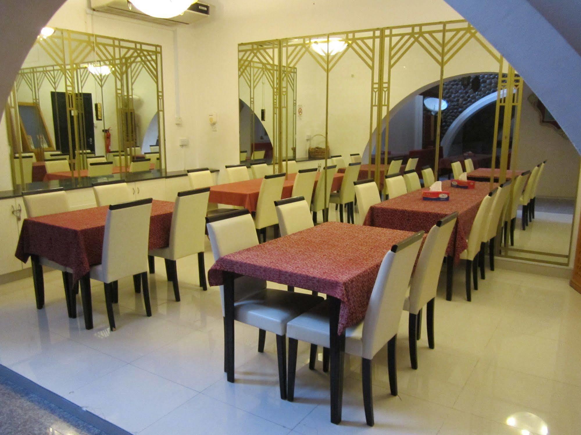 Qurum Beach Hotel Маскат Екстериор снимка
